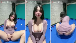Elenita Forger mostrando sus pezones perfectos de color rosa mientras coquetea en la piscina
