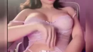 Contenido filtrado de Asianbunnyx en Onlyfans: Vibrador para estimulación femenina