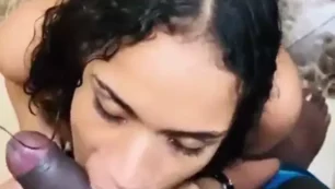 La esposa realizando sexo oral a Mr Black en un video muy conocido