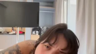 Martina Oliveira despertando y jodidamente caliente montando a su pareja