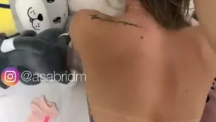 Vídeo de sexo con la caliente Sabrina De Martini recibiendo polla por detrás