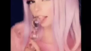 Vídeo premium de Snapchat de Bella Delphine usando un consolador anal
