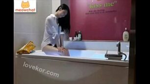 Korean female celebrities on par with Song Hye kyo