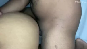 Morena de Republica Dominicana practicando posición sexual en cuatro en una filmación pornográfica exclusiva