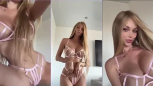 Lilyermark chupa sus increíbles e irresistibles tetas grandes