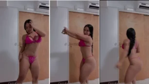 ¡Rocking lisbetoficial en bragas moradas muy provocativas