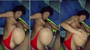 Tatuado, aficionado, atrapando un registro negro en el culo hambriento