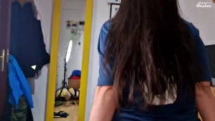 Teniendo relaciones íntimas de forma intensa con la hermana de mi pareja, que presume de una cola de gran tamaño