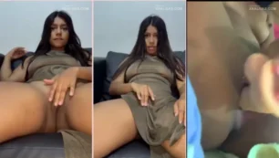 Video íntimo de Shakii cuidando con mimos su buceta